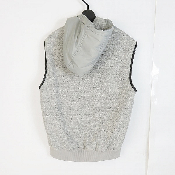 実際に弊社で買取させて頂いたTOM FORD/トムフォード ジップアップ フード ダウンベスト  グレー BY291-TFJ235/48の画像 1枚目