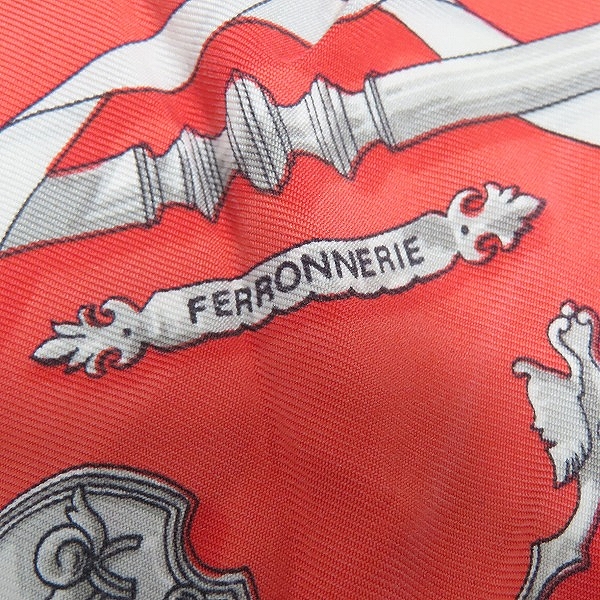 実際に弊社で買取させて頂いたHERMES/エルメス カレ40 FERRONNERIE 鉄細工 スカーフ/ストールの画像 2枚目