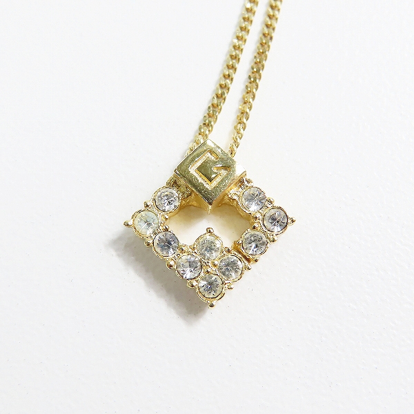 実際に弊社で買取させて頂いたGIVENCHY/ジバンシィ ロゴ スクエア ラインストーン ネックレスの画像 1枚目