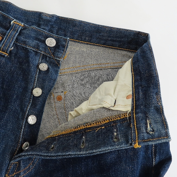 実際に弊社で買取させて頂いたLEVI'S/リーバイス 501XX 復刻 刻印555 ビッグE 赤耳 米国製 デニムパンツ 47501-0117/W33L36の画像 3枚目