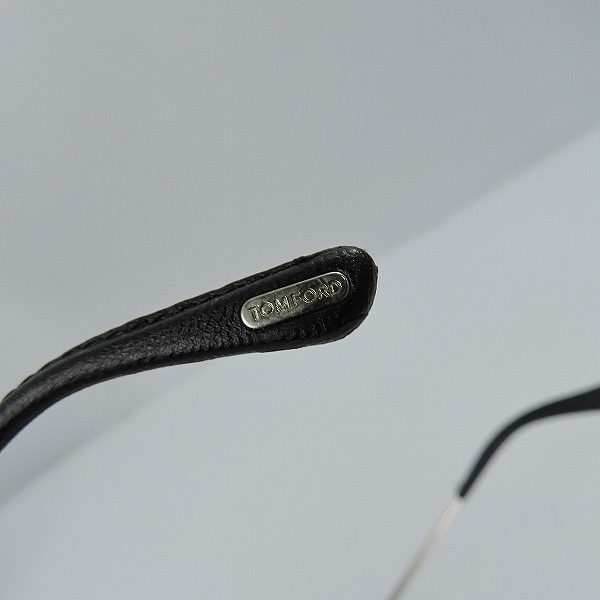 実際に弊社で買取させて頂いた007 × TOM FORD/トムフォード James Bond/ジェームズ・ボンドモデル サングラス TF108 19Vの画像 8枚目