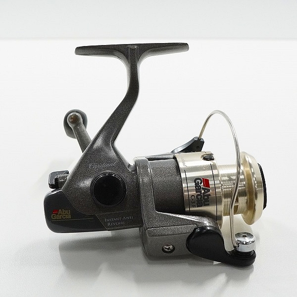 実際に弊社で買取させて頂いた【難あり】AbuGarcia/アブガルシア Cardinal C-3F カーディナル スピニングリール 箱付きの画像 3枚目