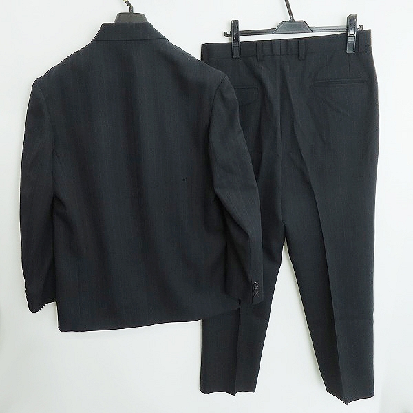 実際に弊社で買取させて頂いたGIORGIO ARMANI LE COLLEZIONI/ジョルジオアルマーニ 3B セットアップ スーツ ストライプ/ ダークグレー系  50/32の画像 1枚目