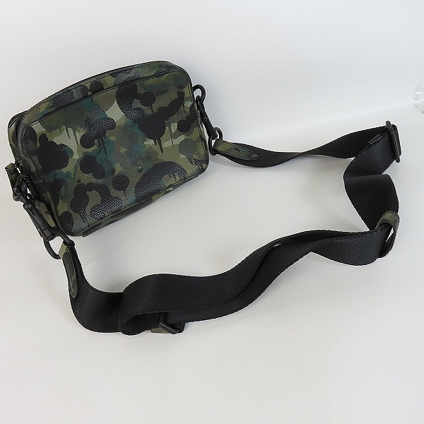 実際に弊社で買取させて頂いたCOACH/コーチ チャーター クロスボディ ウィズ ハイブリッド ポーチ ウィズ カモ C5330の画像 2枚目