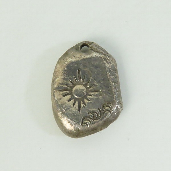 実際に弊社で買取させて頂いたARIZONA FREEDOM/アリゾナフリーダム 太陽神 タタキ チャーム/ペンダントの画像 1枚目