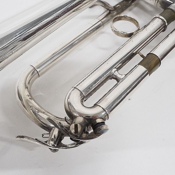 実際に弊社で買取させて頂いた★【難有り】YAMAHA/ヤマハ Custom YTR-934ML/YTR934ML トランペット シルバー ハードケース付の画像 6枚目