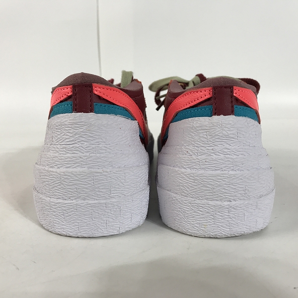 実際に弊社で買取させて頂いたNIKE×SACAI×KAWS/ナイキ×サカイ×カウズ BLAZER LOW Team Red DM7901-600/27.5の画像 8枚目