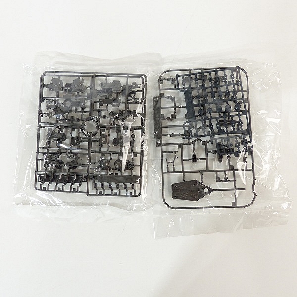 実際に弊社で買取させて頂いた【未組立】BANDAI/バンダイ HG 1/144 νガンダム メタリックコーティングVer./逆襲のシャア/ガンプラの画像 4枚目