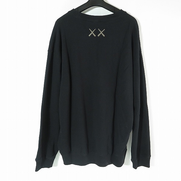 実際に弊社で買取させて頂いた【未使用】UNIQLO×KAWS/ユニクロ×カウズ スウェットシャツ/トレーナーブラック/XLの画像 1枚目