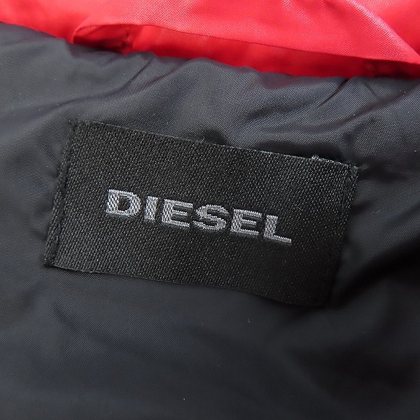 実際に弊社で買取させて頂いたDIESEL/ディーゼル 隠しフード付き フェザー混ダウンベスト 00E8F203/Mの画像 2枚目