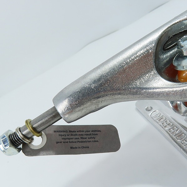 実際に弊社で買取させて頂いた(2)【未使用】INDEPENDENT/インディペンデント 144 STAGE 11 FORGED HOLLOW SILVER スケートボード トラックの画像 7枚目