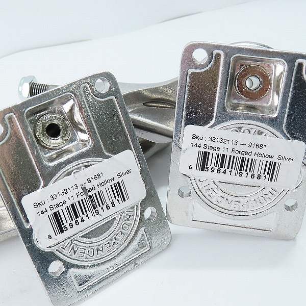 実際に弊社で買取させて頂いた(8)【未使用】INDEPENDENT/インディペンデント 144 STAGE 11 FORGED HOLLOW SILVER スケートボード トラックの画像 3枚目
