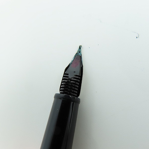 実際に弊社で買取させて頂いたCARAN D'ACHE/カランダッシュ ボールペン/万年筆 替え芯・インク付き 2点セットの画像 3枚目