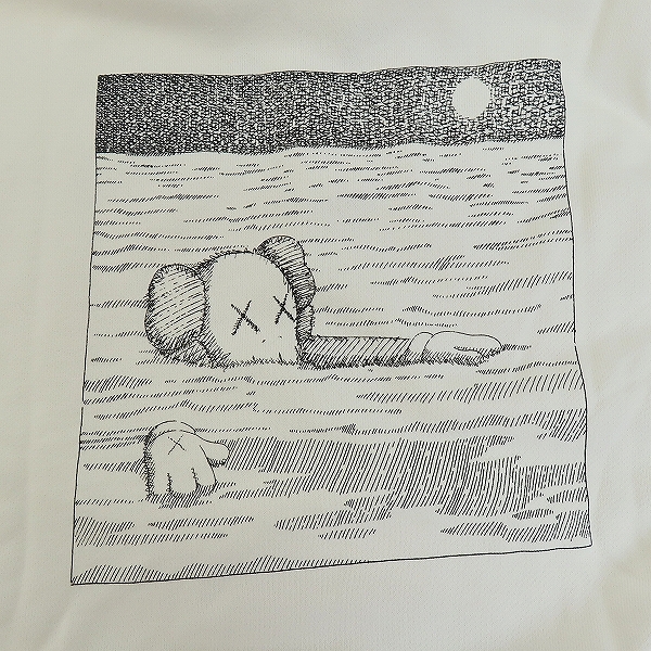 実際に弊社で買取させて頂いた【未使用】UNIQLO×KAWS/ユニクロ×カウズ スウェットシャツ/トレーナー オフホワイト/XLの画像 7枚目