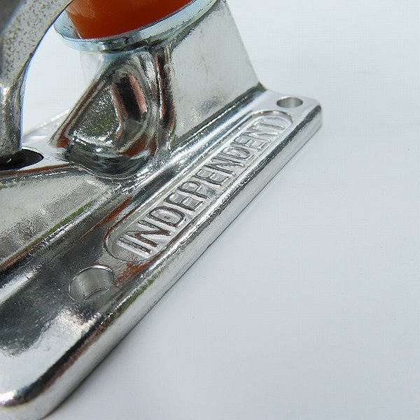 実際に弊社で買取させて頂いた(4)【未使用】INDEPENDENT/インディペンデント 144 STAGE 11 FORGED HOLLOW SILVER スケートボード トラックの画像 4枚目