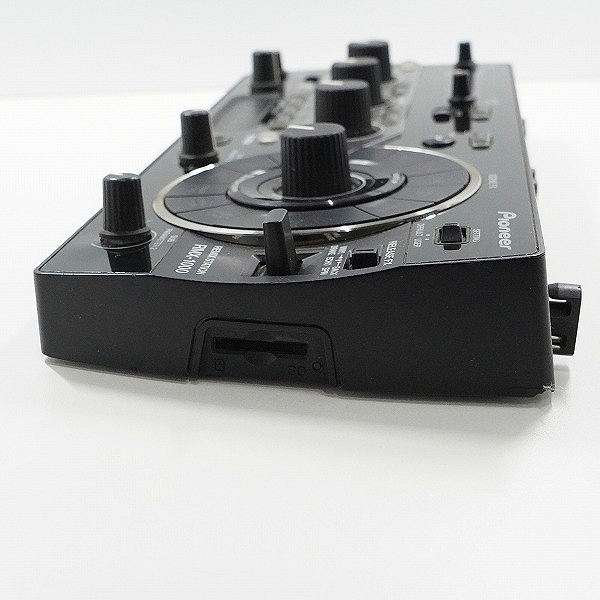 実際に弊社で買取させて頂いたPioneer/パイオニア RMX-1000 REMIX STATION 2012年製 DJ エフェクター サンプラー 動作未確認の画像 4枚目