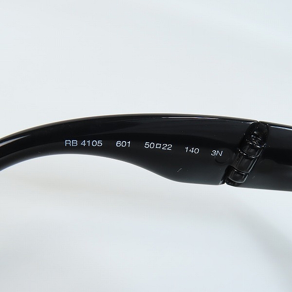 実際に弊社で買取させて頂いたRay-Ban/レイバン FOLDING WAYFARER/ウェイファーラー 折り畳み サングラス/アイウェア ブラック RB4105 601の画像 7枚目