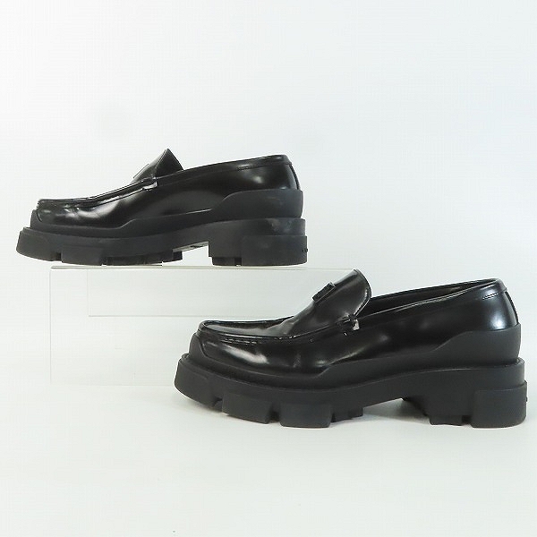 実際に弊社で買取させて頂いたGIVENCHY/ジバンシィ テラ モカシン 4Gロゴ レザーローファーシューズ SA 0292/40の画像 3枚目
