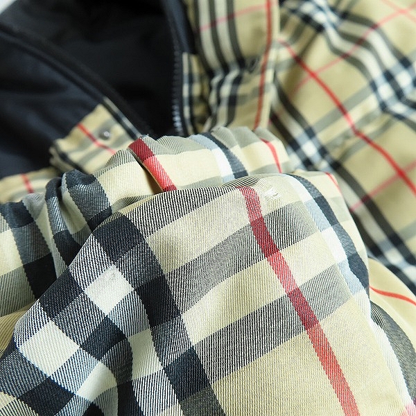 実際に弊社で買取させて頂いたBURBERRY/バーバリー  リバーシブルダウンジャケット 8018862の画像 8枚目