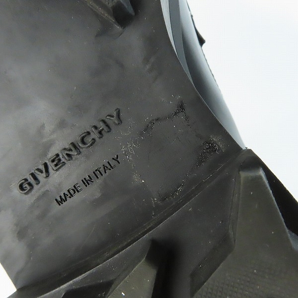 実際に弊社で買取させて頂いたGIVENCHY/ジバンシィ テラ モカシン 4Gロゴ レザーローファーシューズ SA 0292/40の画像 7枚目