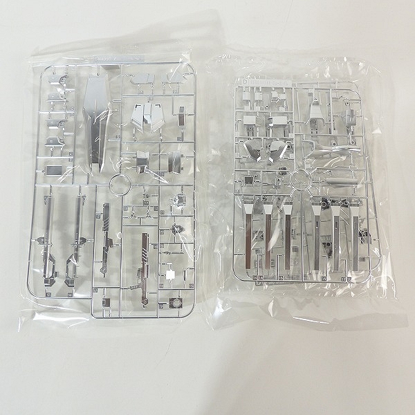 実際に弊社で買取させて頂いた【未組立】BANDAI/バンダイ HG 1/144 νガンダム メタリックコーティングVer./逆襲のシャア/ガンプラの画像 3枚目