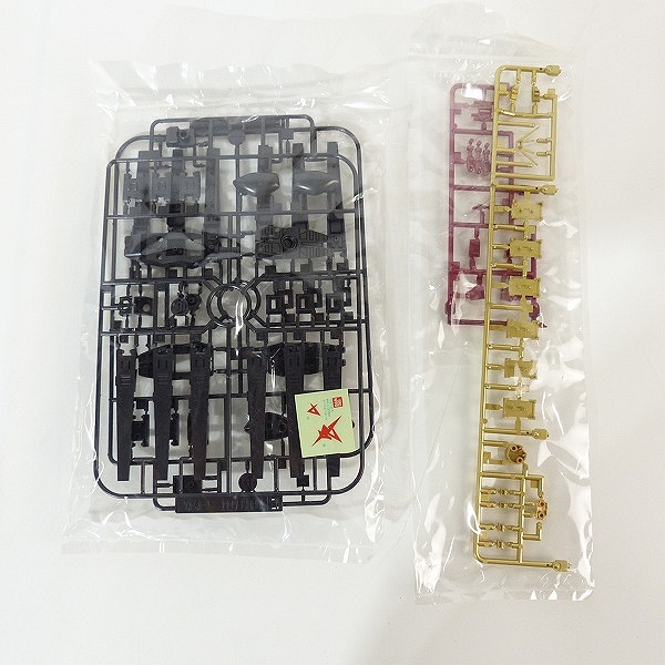 実際に弊社で買取させて頂いた【未組立】BANDAI/バンダイ HG 1/144 νガンダム メタリックコーティングVer./逆襲のシャア/ガンプラの画像 2枚目