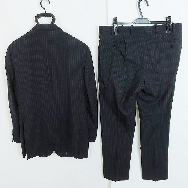 実際に弊社で買取させて頂いたGIORGIO ARMANI/ジョルジオアルマーニ セットアップ スーツ ストライプ ジャケット/パンツ 50の画像 1枚目