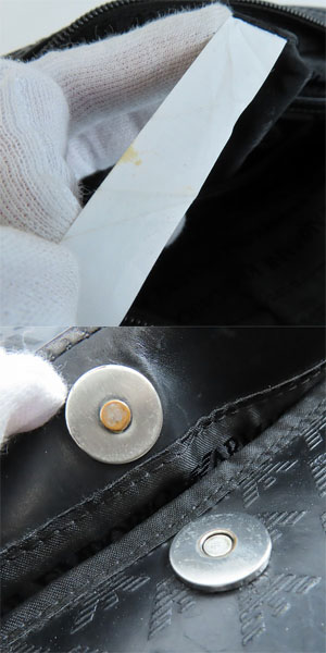 実際に弊社で買取させて頂いたEMPORIO ARMANI/エンポリオアルマーニ イーグルロゴ 総柄 ショルダーバッグの画像 9枚目