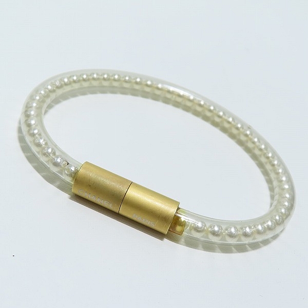 実際に弊社で買取させて頂いたCHANEL/シャネル チューブブレスレット フェイクパール  00 S