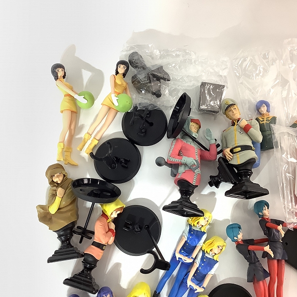 実際に弊社で買取させて頂いた【おまとめ】ガンダム ミニ フィギュア ガチャポン 他 アムロ/シャア/セイラ/ガルマ/フォウ/ロザミア 等の画像 1枚目