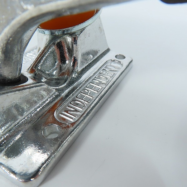 実際に弊社で買取させて頂いた(4)【未使用】INDEPENDENT/インディペンデント 139 Stage 11 Forged Hollow Silver Truck スケートボード トラックの画像 3枚目