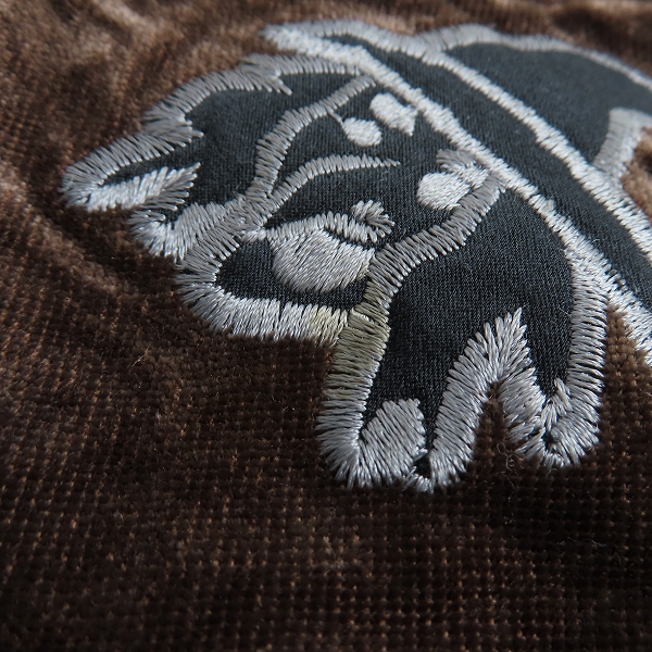 実際に弊社で買取させて頂いたUNDERCOVER/アンダーカバー JUN TAKAHASHI トートバッグ ハンドバッグ ベロア 魔女 総柄の画像 6枚目