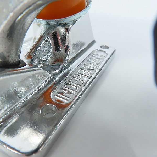 実際に弊社で買取させて頂いた(2)【未使用】INDEPENDENT/インディペンデント 139 Stage 11 Forged Hollow Silver Truck スケートボード トラックの画像 3枚目
