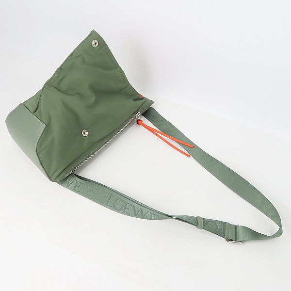 実際に弊社で買取させて頂いたLOEWE/ロエベ ANTON SLING PUFFER ショルダーバッグ B511A09X11の画像 7枚目