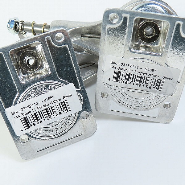 実際に弊社で買取させて頂いた(2)【未使用】INDEPENDENT/インディペンデント 144 STAGE 11 FORGED HOLLOW SILVER スケートボード トラックの画像 4枚目