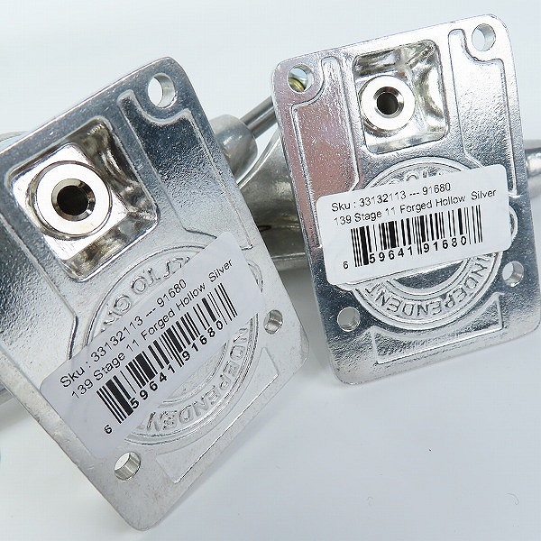 実際に弊社で買取させて頂いた(4)【未使用】INDEPENDENT/インディペンデント 139 Stage 11 Forged Hollow Silver Truck スケートボード トラックの画像 4枚目