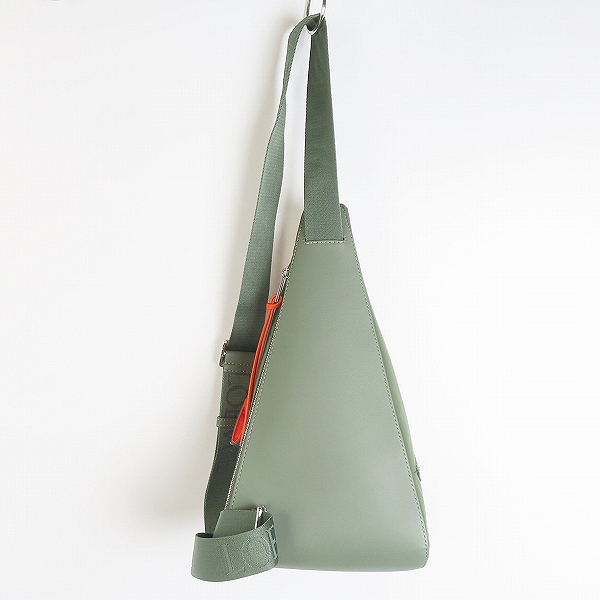 実際に弊社で買取させて頂いたLOEWE/ロエベ ANTON SLING PUFFER ショルダーバッグ B511A09X11の画像 1枚目