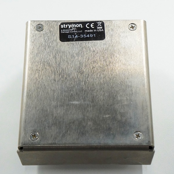 実際に弊社で買取させて頂いたstrymon/ストライモン DECO テープ サチュレーション ダブル トラッカー エミュレーター エフェクター 動作確認済みの画像 2枚目