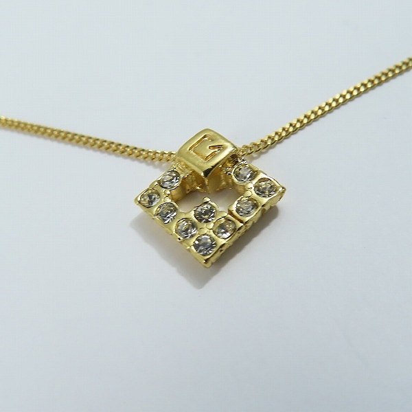 実際に弊社で買取させて頂いたGIVENCHY/ジバンシィ スクエア ラインストーン Gロゴ ゴールド加工 ネックレスの画像 1枚目