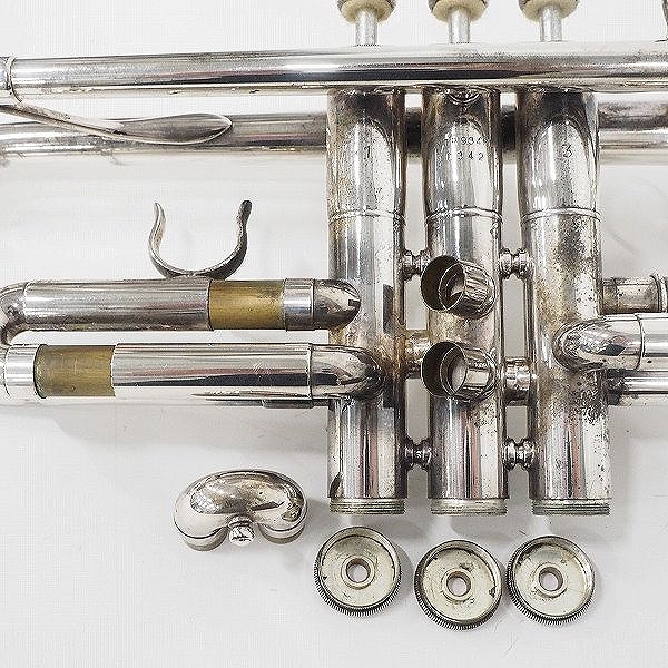 実際に弊社で買取させて頂いた★【難有り】YAMAHA/ヤマハ Custom YTR-934ML/YTR934ML トランペット シルバー ハードケース付の画像 5枚目