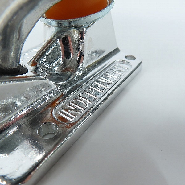 実際に弊社で買取させて頂いた(6)【未使用】INDEPENDENT/インディペンデント 139 Stage 11 Forged Hollow Silver Truck スケートボード トラックの画像 3枚目