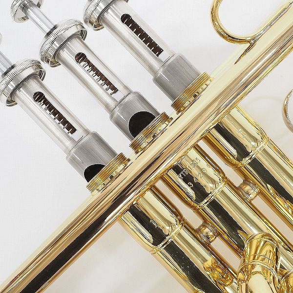 実際に弊社で買取させて頂いた【美品】YAMAHA/ヤマハ YTR-1335/YTR1335 トランペット ゴールド ハードケース付の画像 4枚目