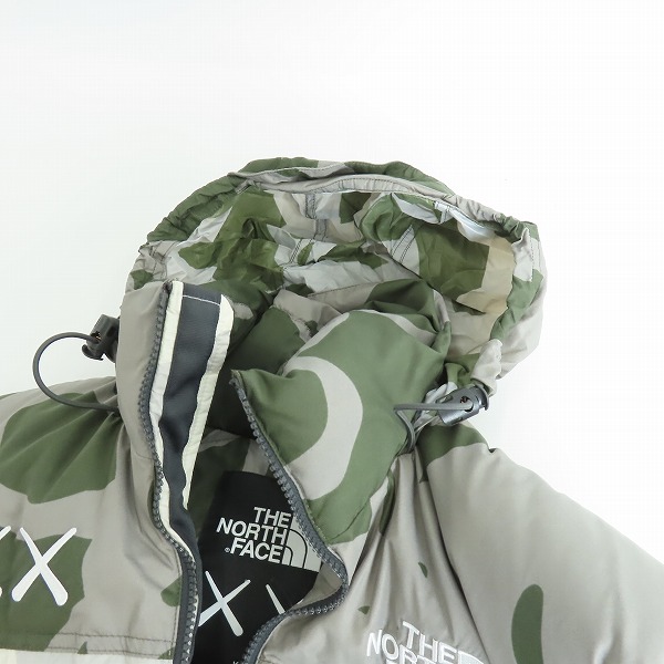 実際に弊社で買取させて頂いたTHE NORTH FACE × KAWS/ノースフェイス×カウズ 21AW Retro 1996 Nuptse Jacket/ヌプシジャケット NF0A7WLU/XSの画像 3枚目