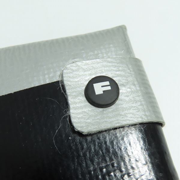 実際に弊社で買取させて頂いたFREITAG/フライターグ F233 PAT/パット カードケース ブラック/シルバーの画像 5枚目