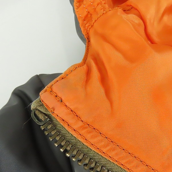 実際に弊社で買取させて頂いたJUNYA WATANABE MAN COMME des GARCONS×DUVETICA/コムデギャルソン×デュベティカ MA-1 ダウンジャケット UH-J015 /Mの画像 7枚目