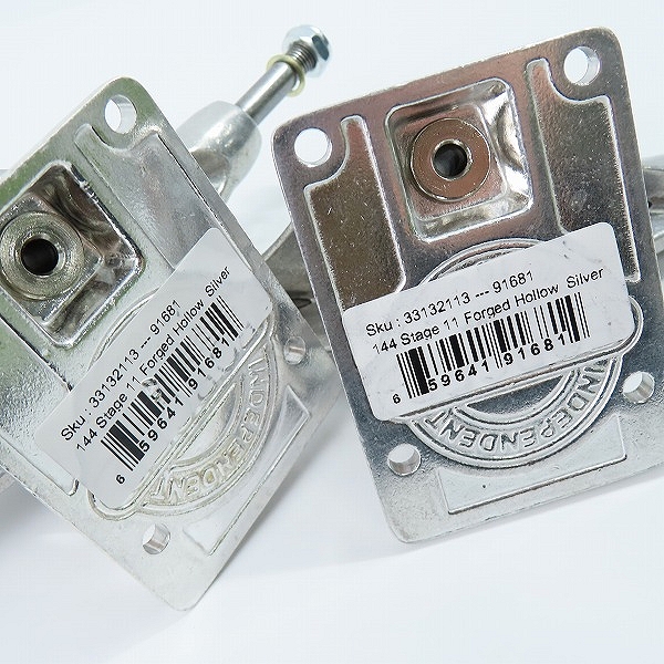 実際に弊社で買取させて頂いた(6)【未使用】INDEPENDENT/インディペンデント 144 STAGE 11 FORGED HOLLOW SILVER スケートボード トラックの画像 3枚目