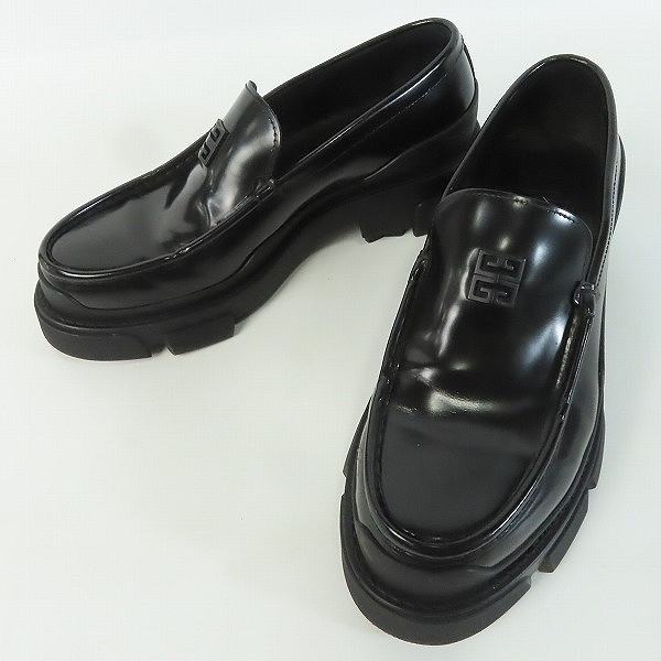 実際に弊社で買取させて頂いたGIVENCHY/ジバンシィ テラ モカシン 4Gロゴ レザーローファーシューズ SA 0292/40