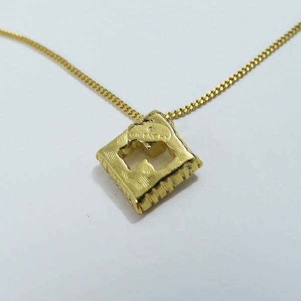 実際に弊社で買取させて頂いたGIVENCHY/ジバンシィ スクエア ラインストーン Gロゴ ゴールド加工 ネックレスの画像 2枚目