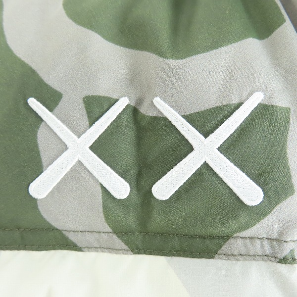 実際に弊社で買取させて頂いたTHE NORTH FACE × KAWS/ノースフェイス×カウズ 21AW Retro 1996 Nuptse Jacket/ヌプシジャケット NF0A7WLU/XSの画像 5枚目