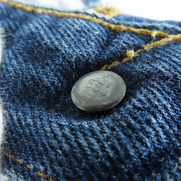 実際に弊社で買取させて頂いたLEVI'S/リーバイス 501XX 復刻 刻印555 ビッグE 赤耳 米国製 デニムパンツ 47501-0117/W32L36の画像 3枚目